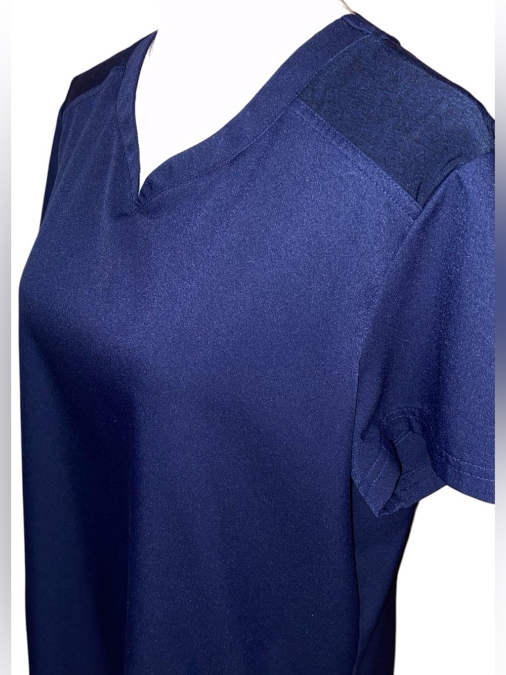 WHITE CROSS VIBE CRFT 3 PKT V-Neck Scrub Top in Navy Size Large - Picture 6 of 9